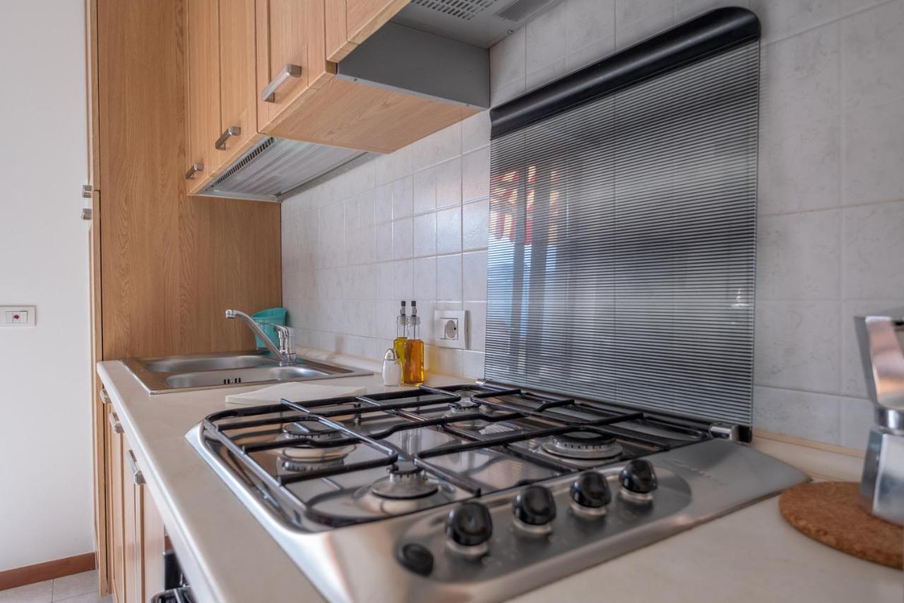 Happy Guest Apartments - Lake View And Pool Riva di Solto Extérieur photo