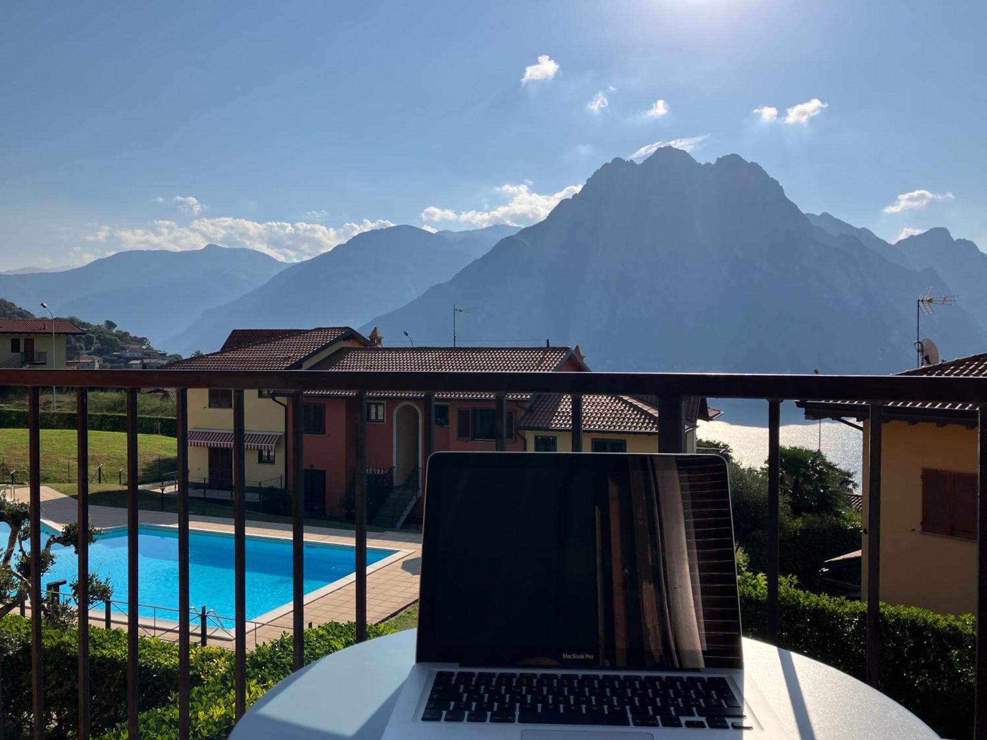 Happy Guest Apartments - Lake View And Pool Riva di Solto Extérieur photo