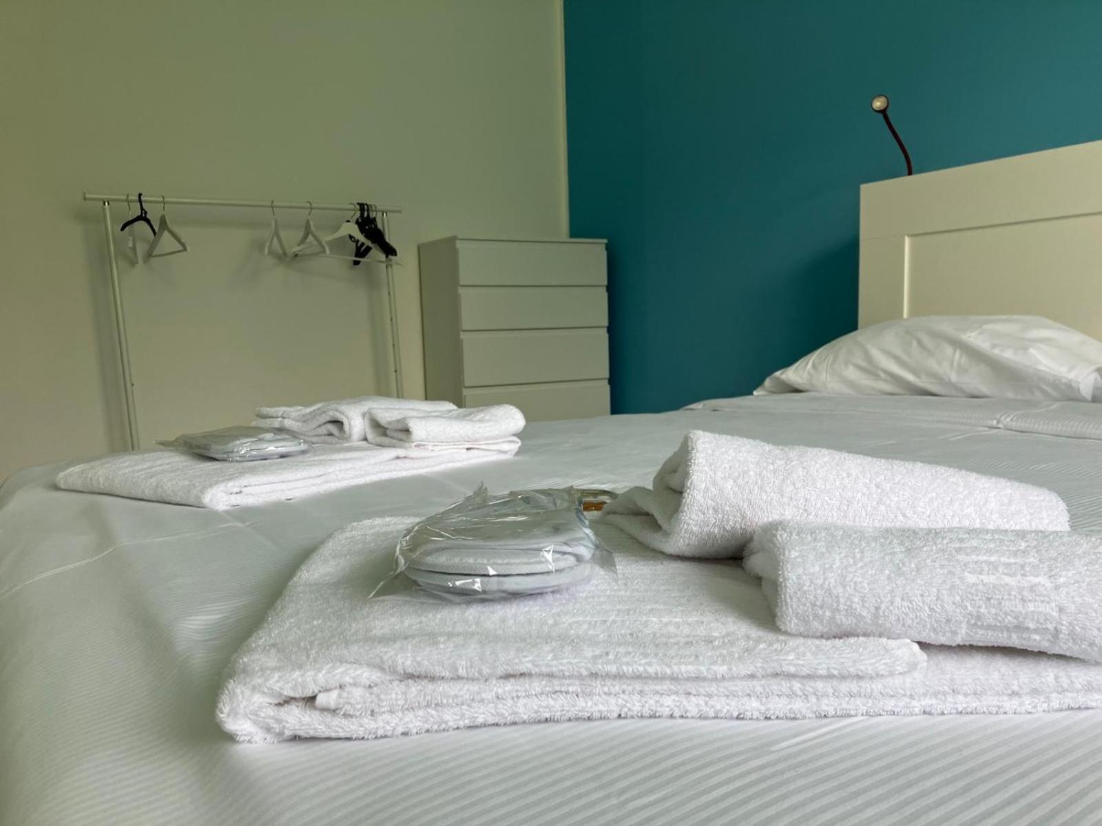 Happy Guest Apartments - Lake View And Pool Riva di Solto Extérieur photo